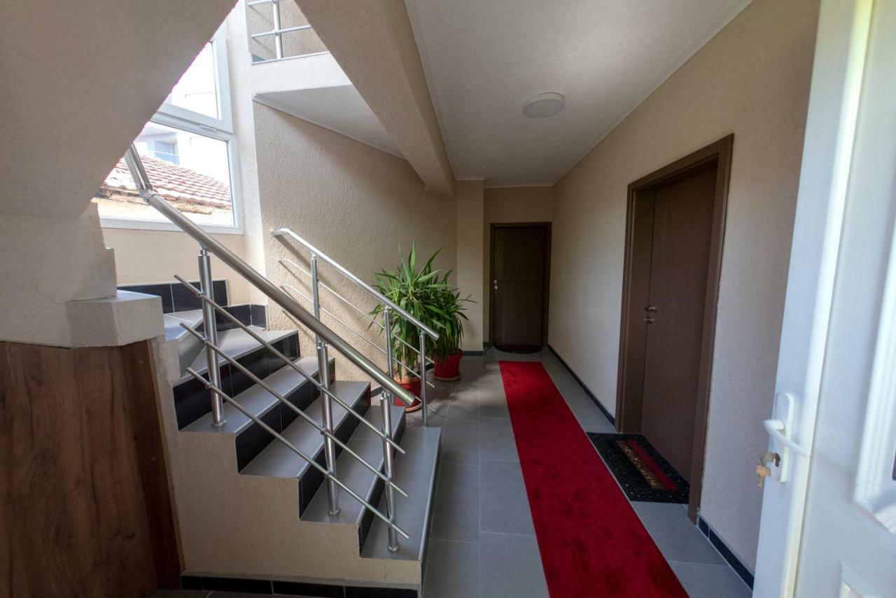 Dionis Rooms & Apartments Prilep Luaran gambar