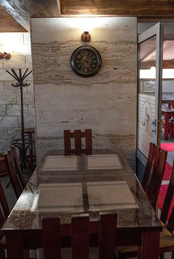 Dionis Rooms & Apartments Prilep Luaran gambar